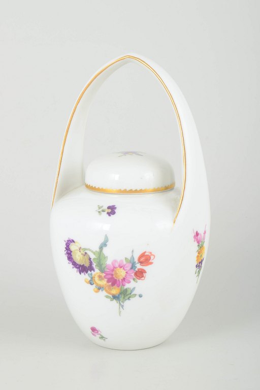 Royal CopenhagenSachsisk Blomst krukke med hank og låg, ca. 1900.