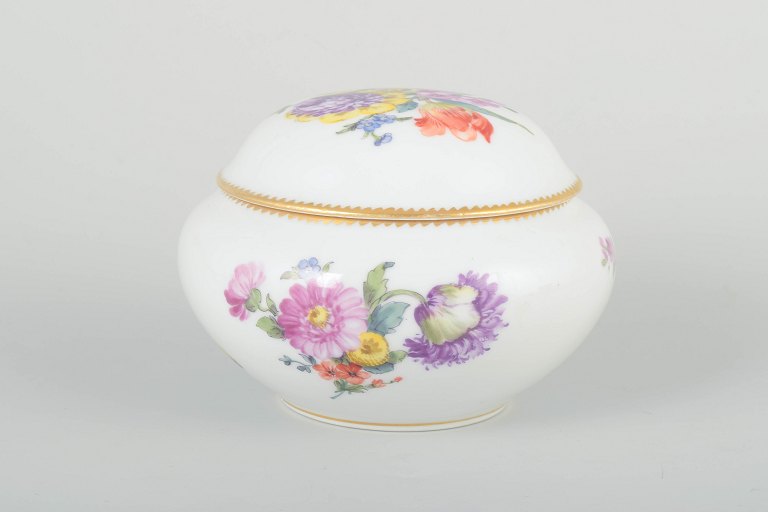 Royal CopenhagenSaxon Flower lidded jar, c. 1900.