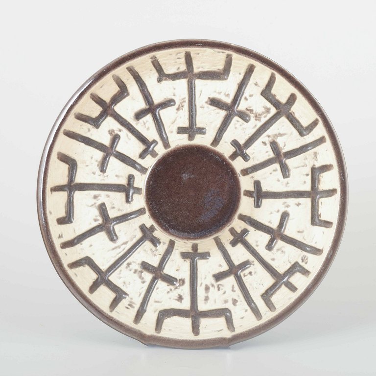 Mari Simmulson for Upsala-EkebyArt pottery bowl, model 5015, 1960s.