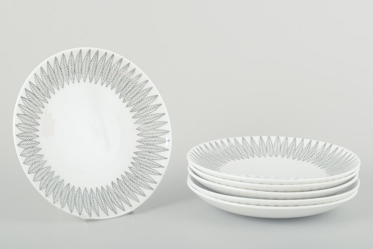 Stig Lindberg for GustavsbergSix Cake plates ‘Salix’, mid-20th century.