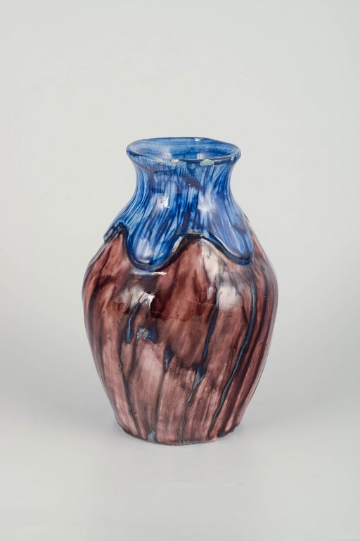 Roskilde LervarefabrikHandmade ceramic vase, 1920s/30s.