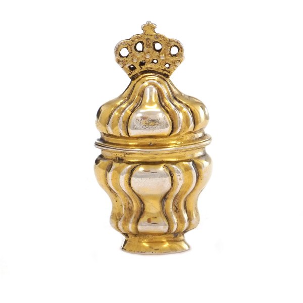 Hovedvandsæg i delvist forgyldt sølv af N.H. Wendelboe, 1785-1811, Aarhus. H: 7cm