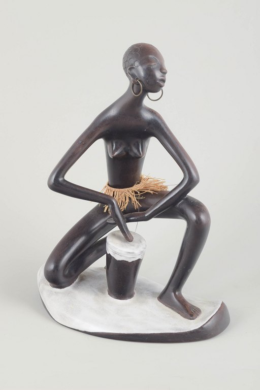 Anzengruber Keramik, ØstrigFigur “Negresse”, midten af det 20. århundrede.