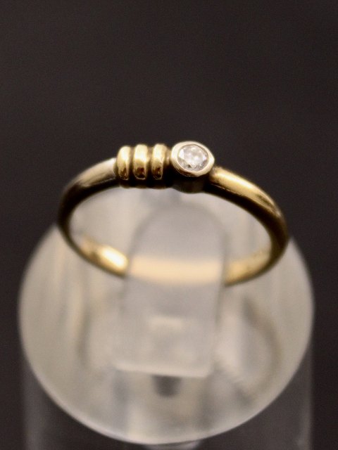 14 karat guld ring med diamant