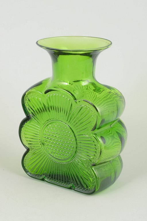 Tamara Aladin for Riihimäen Lasi“Amuletti” vase, 1970s.