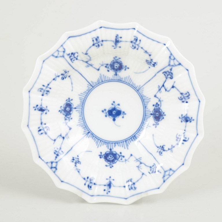 Royal Copenhagen Musselmalet Riflet asiet.