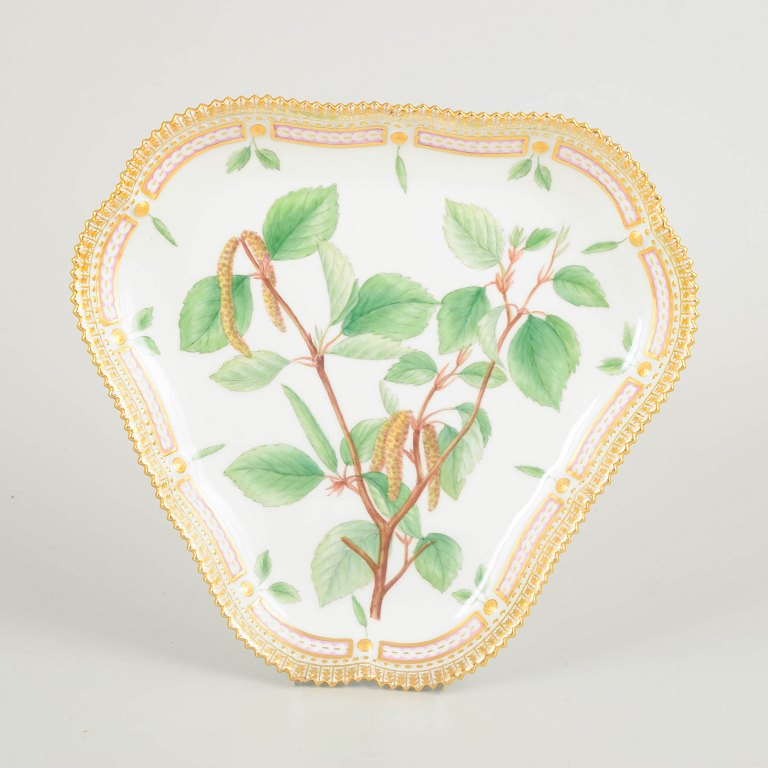 Royal Copenhagen Flora Danica Trekantet fad, 1963.