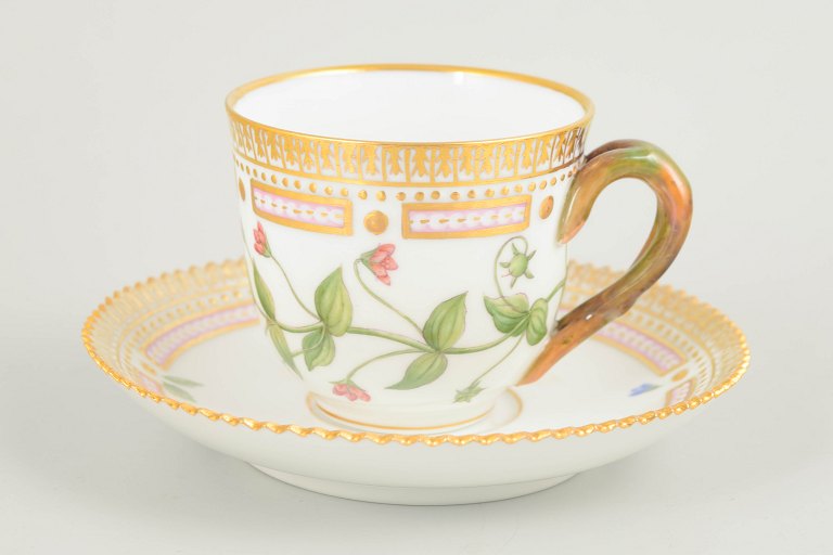 Royal Copenhagen Flora Danica moccakop med Underkop, 1960’erne
