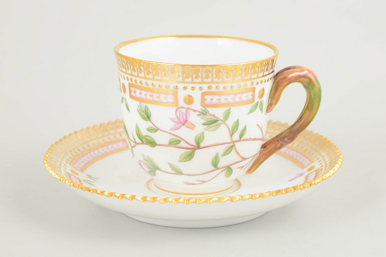 Royal Copenhagen Flora Danica moccakop med Underkop, 1960’erne