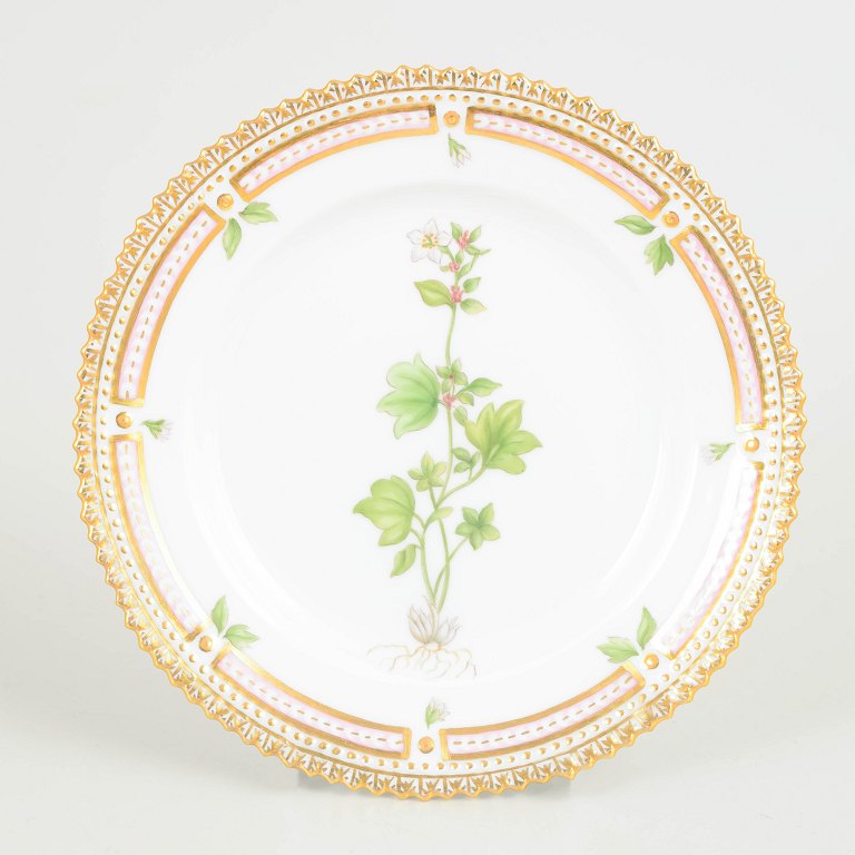 Royal Copenhagen Flora Danica Sidetallerken, 1967.