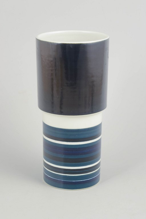 Arabia, unique vase.