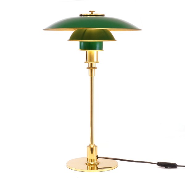 Poul Henningsen, 1894-1967:  PH 3/2 bordlampe,  med grønlakerede metalskærme og stel i poleret messing. H: 45cm