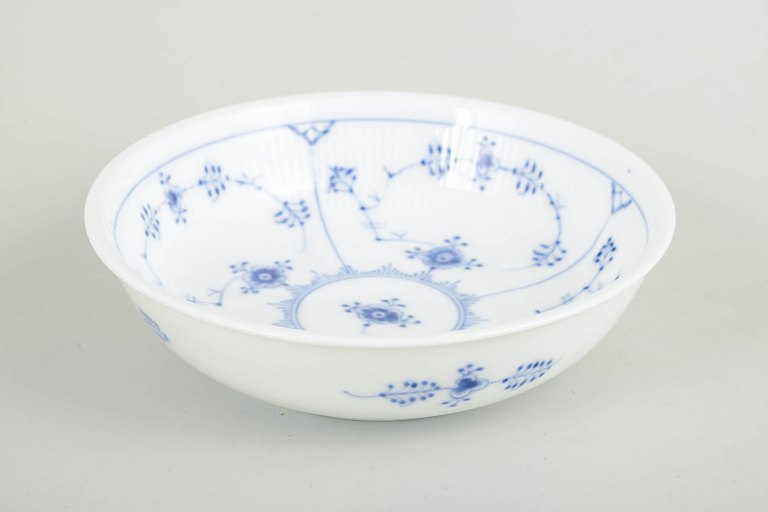 Royal Copenhagen, Musselmalet Riflet skål.