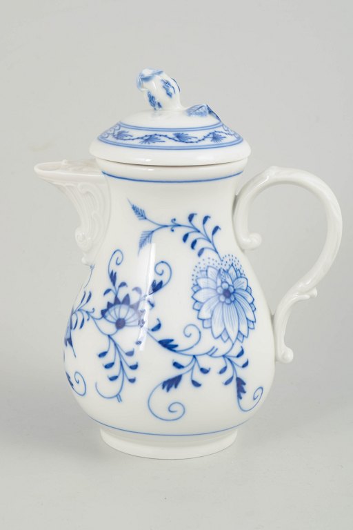 Meissen, Blå løg, lille kaffekande med låg.