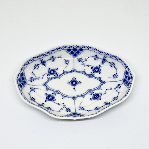 Oval asiet 551