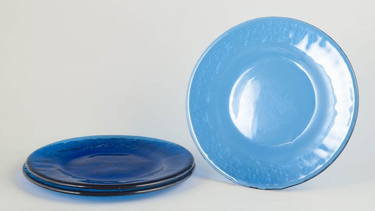 Swedish art glass, set of 3 plates.