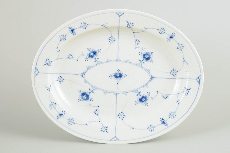 Royal Copenhagen, Musselmalet Riflet serveringsfad.