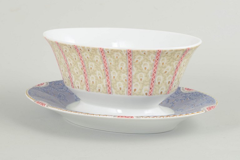 Royal Copenhagen, Fairytale saucekande.