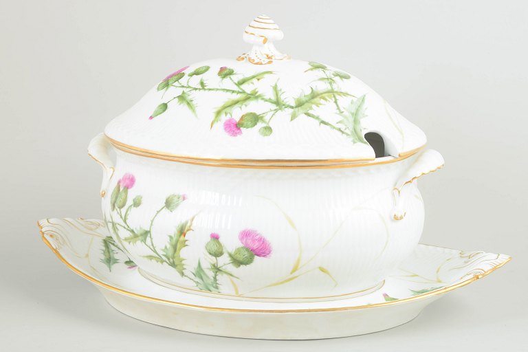 Royal Copenhagen, antik stor suppeterrin med fad.