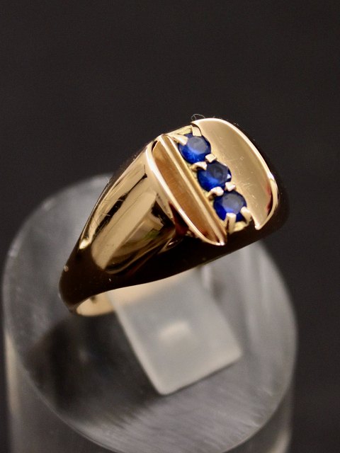 14 karat guld  med blå topaser