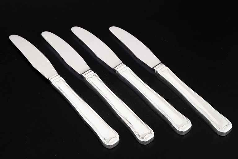 Georg Jensen, sæt af fire frokostknive, Dobbeltriflet.