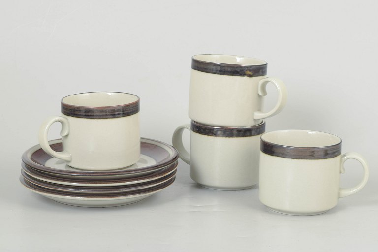 Arabia Karelia, set of four large coffee cups with matching saucers.