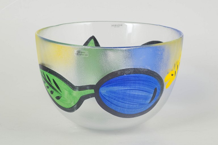 Ulrica Hydman-Vallien for Kosta Boda, large glass bowl.