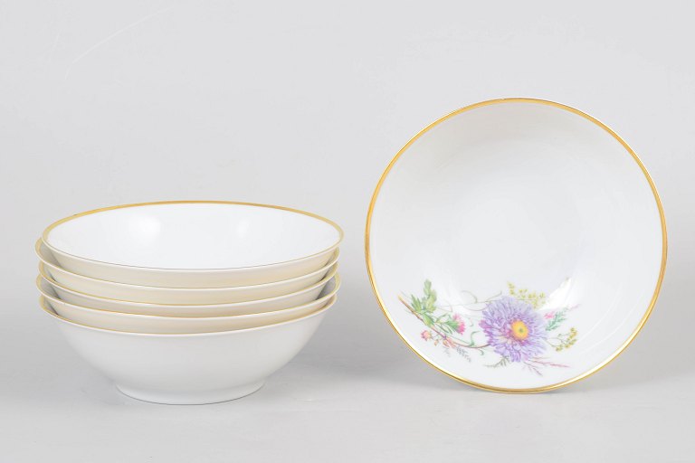 Krautheim, sæt af seks "Rosa Lulea" porcelænsskåle med blomsterdekoration.