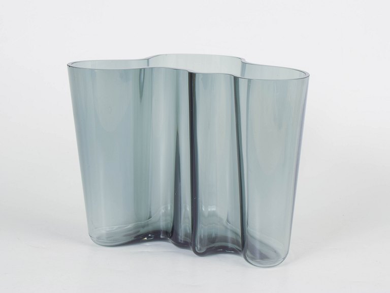 Alvar Aalto for Iittala, organic glass vase.
