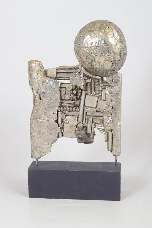 Åke Lagerberg, "Negativ förvandling" skulptur i metal.