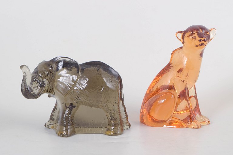 Paul Hoff for Kosta Boda, set of two glass figurines.