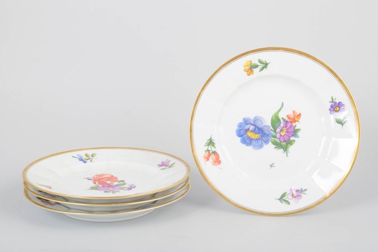 Royal Copenhagen Saksisk Blomst, sæt af fire frokosttallerkener model 627/8550.