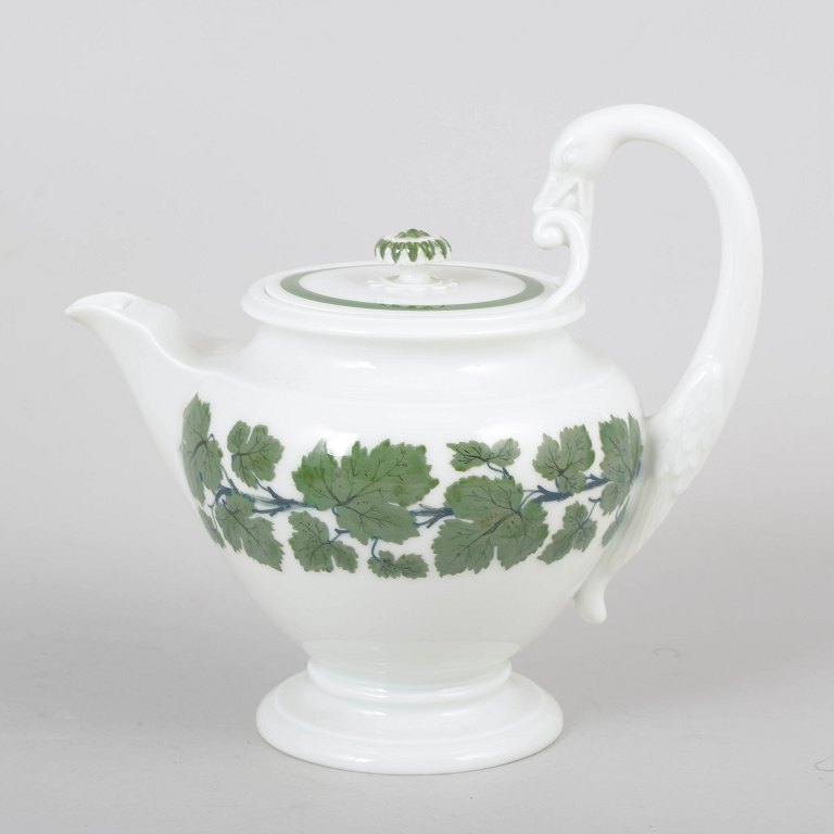Meissen vine leaf teapot.