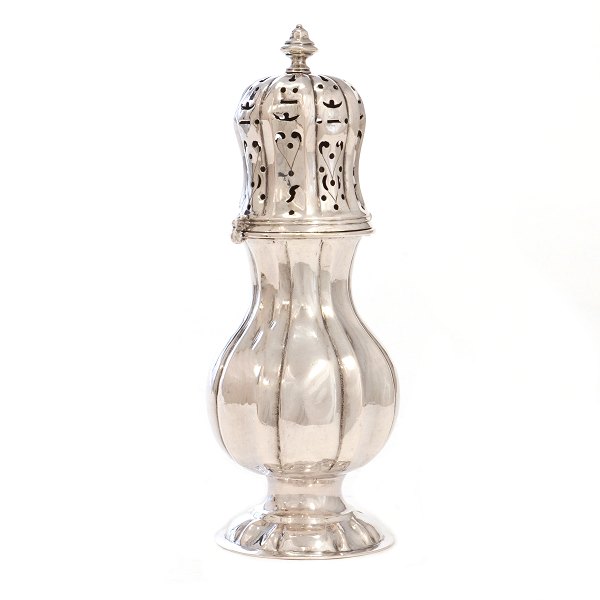 Danish Baroque silver caster by Detlef Pape, Copenhagen, dated 1747. H: 18cm
