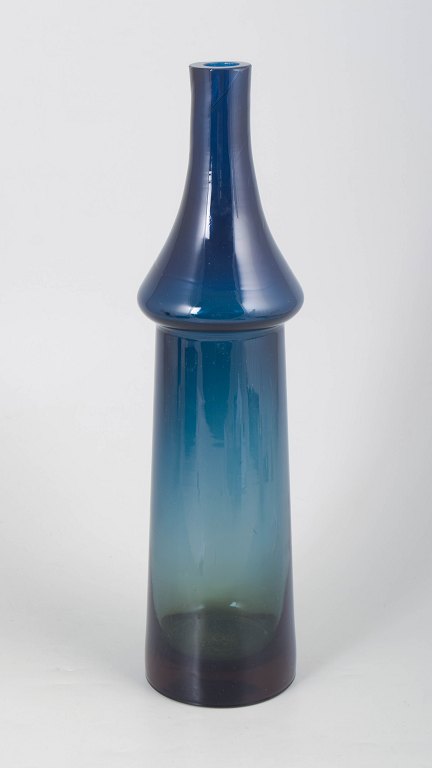 Göran Wärff for Pukeberg, art glass carafe model “Tropico”.