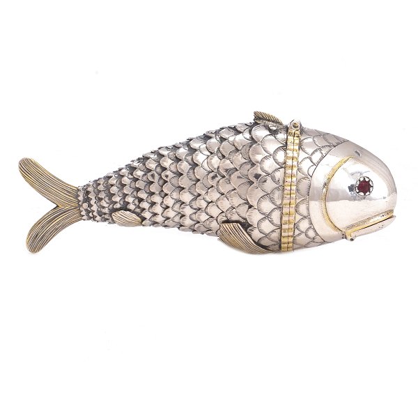 Stort sjældent hovedvandsæg i form af fisk udført af Jacob Jacobsen, Flensborg, ca. år 1770. L: 10cm