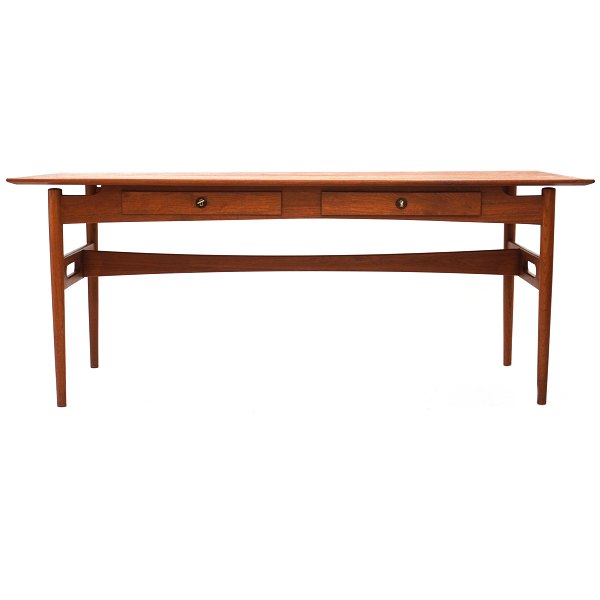 Danish modern cabinetmaker teak writing desk. H: 73cm. Top: 75x180cm