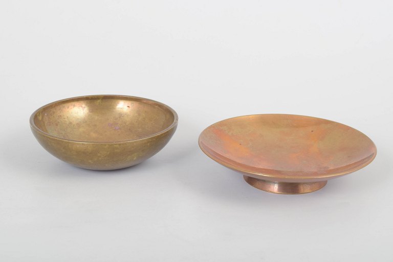Set of two bronze bowls from Tumulus Bronce.