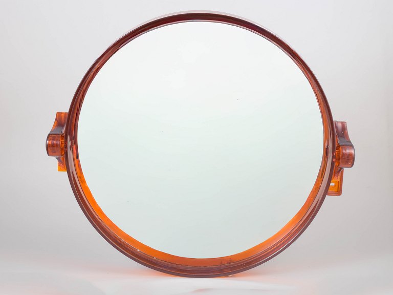Grosfillex, bathroom mirror.