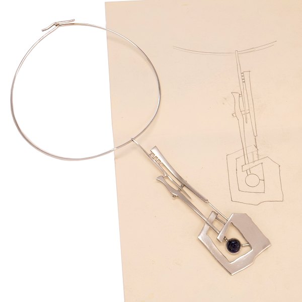 Anni & Bent Knudsen sterlingsilver pendant designed in cooperation with sculptor Robert Jacobsen. Size: 13,5x4cm